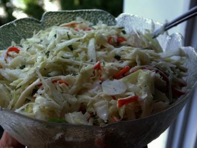 салат из капусты с крабовыми палочками под майонезом
